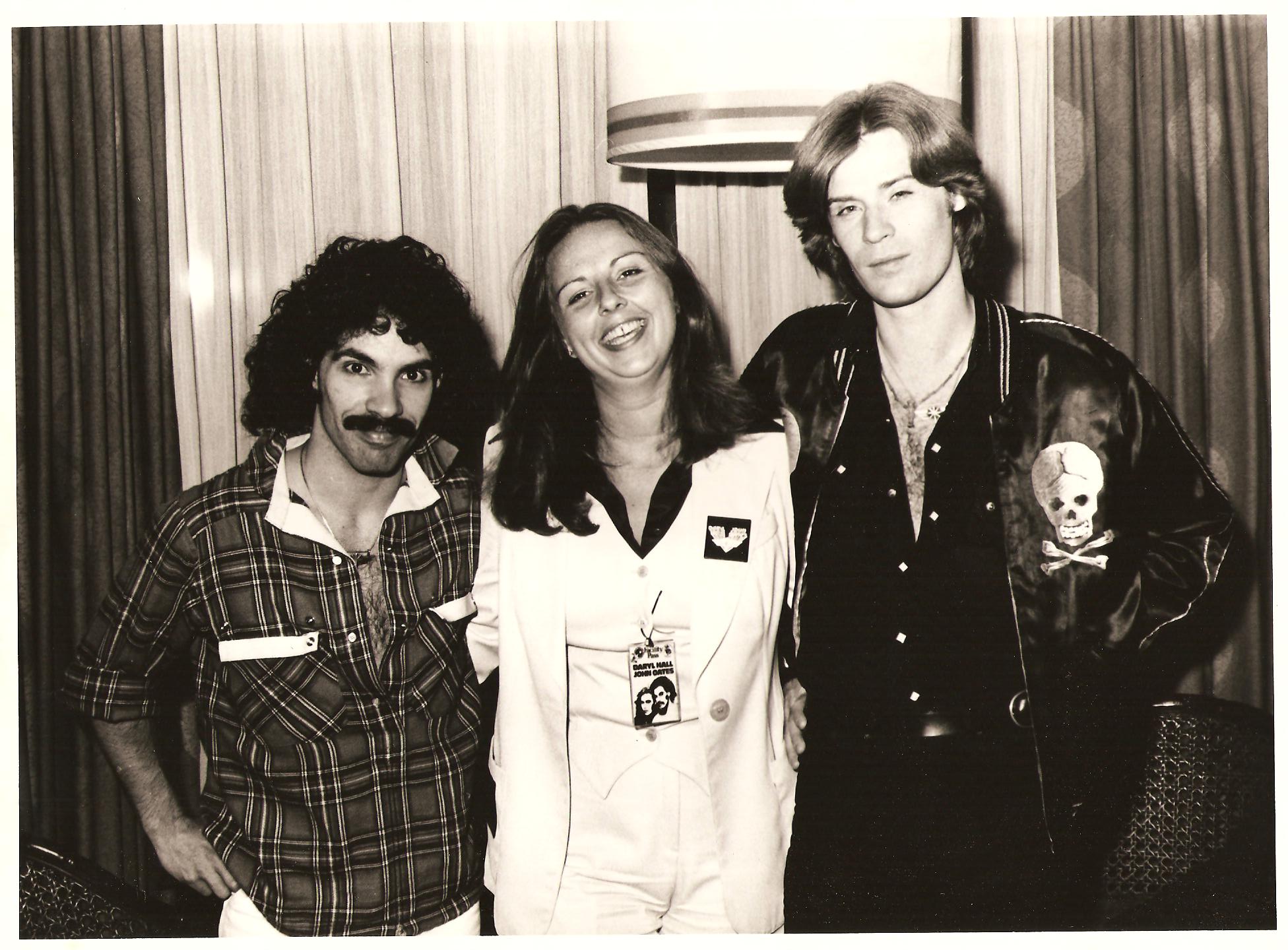 Linda Dawe with Hall & Oates