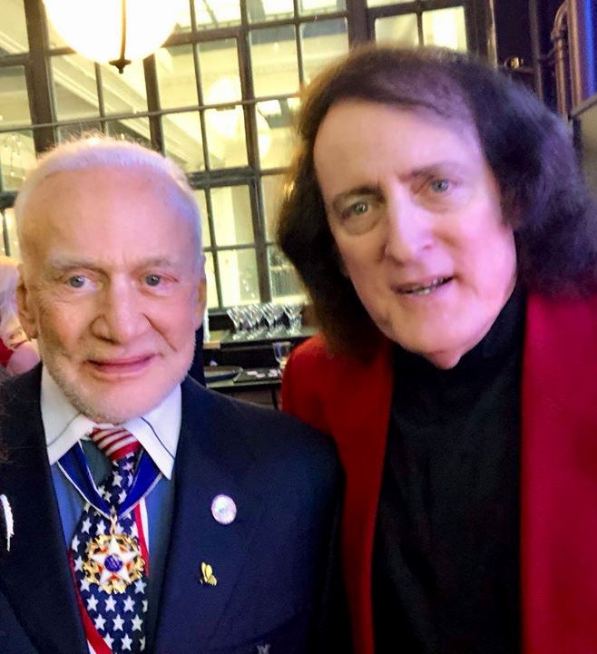 Tommy James meeting Buzz Aldrin at the New Jersey Hall Of Fame Gala