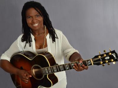 Ruthie Foster