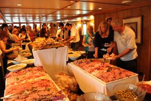 Mariposa Cruises Buffet